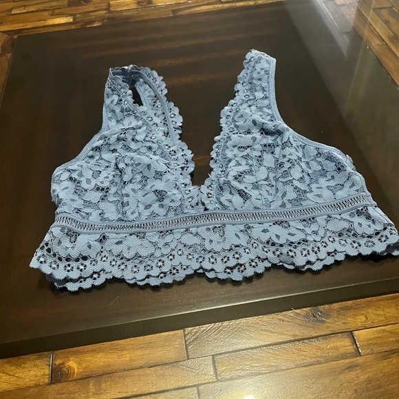 Victoria Secret’s Lace Blue Bralette Size Medium - Picture 2 of 8